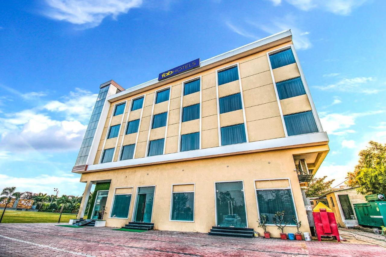 Fabhotel Amrit Greens Indore Airport Zewnętrze zdjęcie